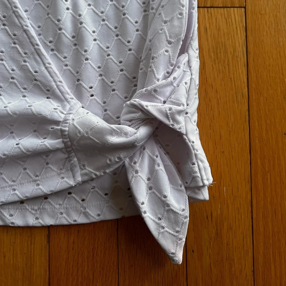 Michael Kors brand white eyelet V-neck blouse Small - Picture 3 of 9